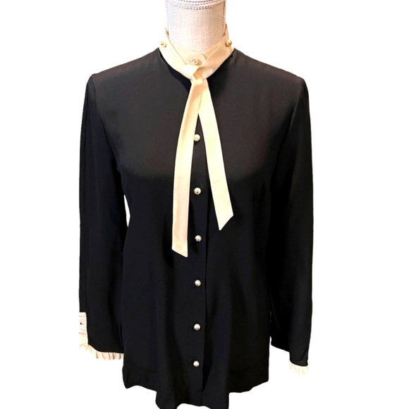 SOLD! Gucci Silk Tunic Blouse With Pearl Buttons - Picture 2 of 10